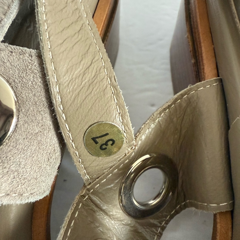 Tan Taupe Low Block Heel Leather Sandals Flats Women Size EU 37 - Picture 7 of 12